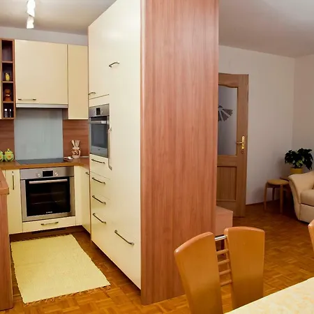 Apartma Sonce Balkonce Тржич