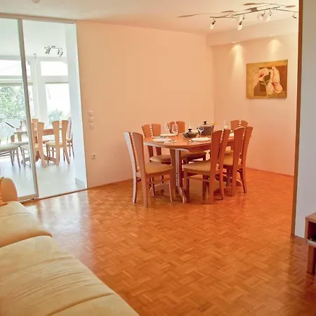 Apartma Sonce Balkonce Trzic