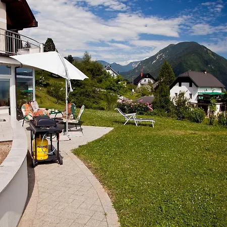 Apartma Sonce Balkonce Maison d'hôtes Tržič