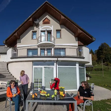 Maison d'hôtes Apartma Sonce Balkonce Tržič