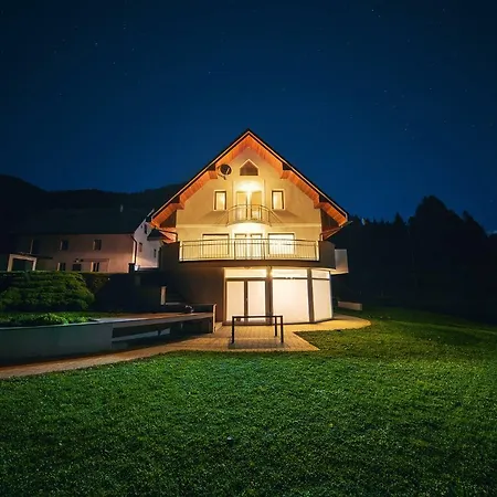 Apartma Sonce Balkonce Tržič